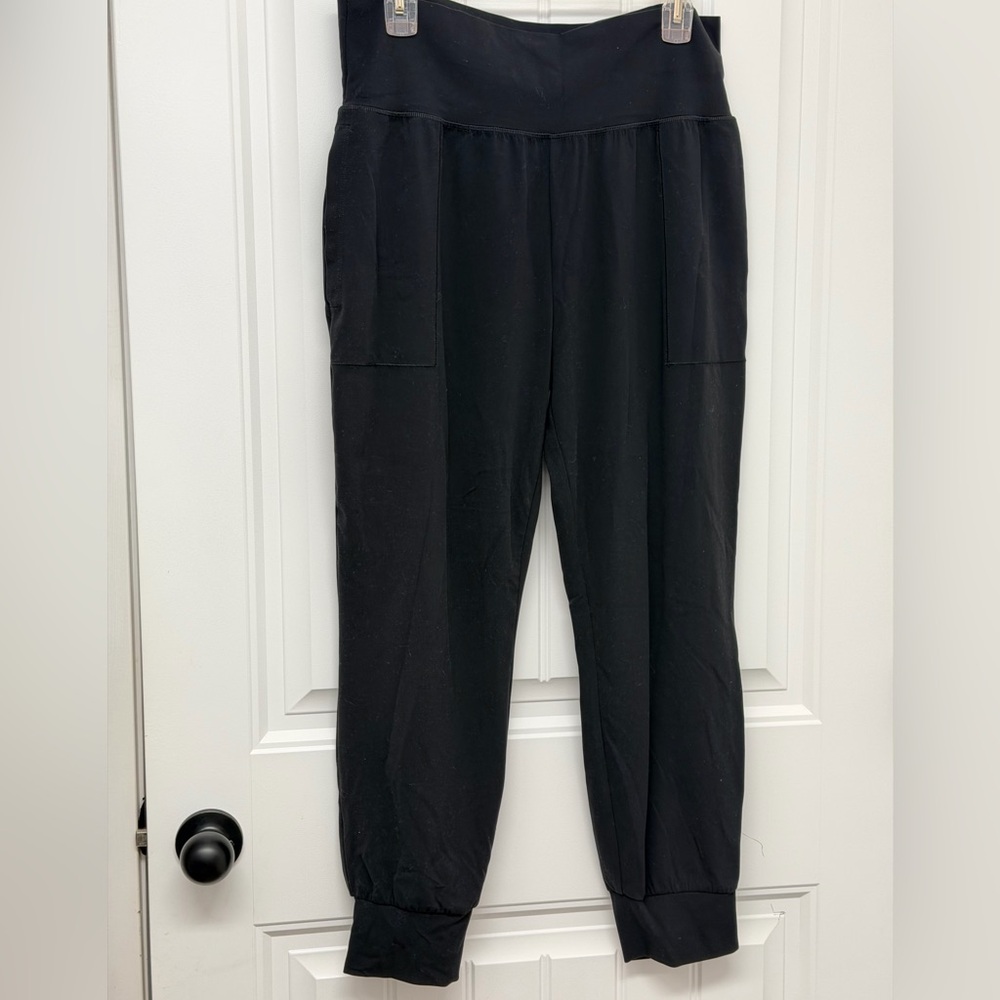 Athleta Black Pull-On relaxed Jogger Pants with pockets size large